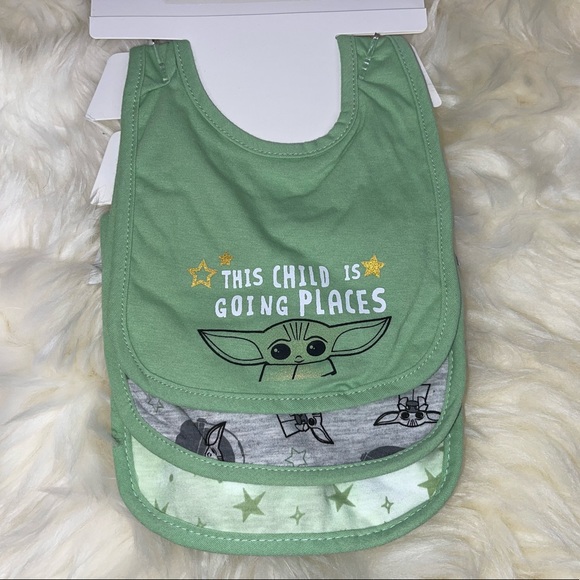 Disney Star Wars Baby Yoda Mandalorian 6 Piece Hat and Bib Set - Picture 5 of 8